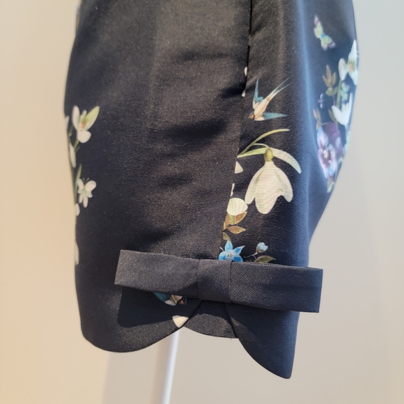 ❤️TED BAKER NAVY BLUE FLORAL SHORT - Picture 5 of 9